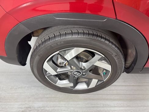 Used 2025 Hyundai Venue SEL FWD image 10