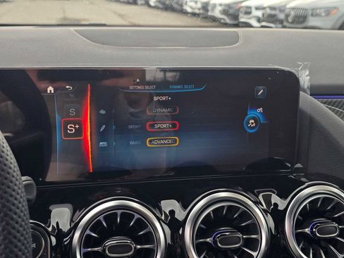 New 2026 Mercedes-Benz GLA 35 AMG 4MATIC image 32