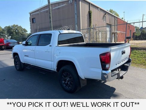 Used 2022 Toyota Tacoma SR5 RWD image 4