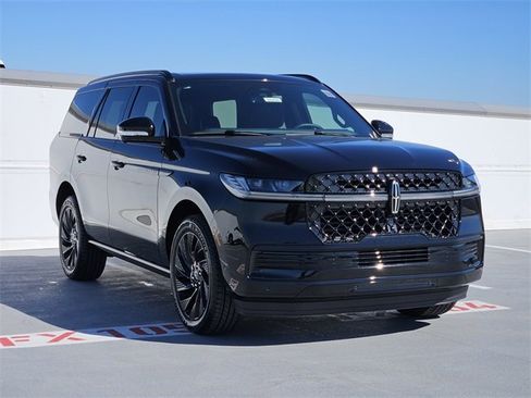 New 2025 Lincoln Navigator Reserve w/ Jet Appearance Package image 3