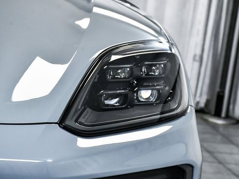 Used 2024 Porsche Cayenne Turbo GT image 78