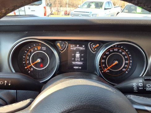 Used 2018 Jeep Wrangler Unlimited Sport S image 9