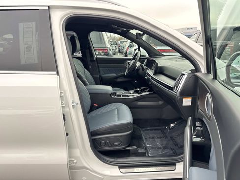 Used 2025 Kia Sorento SX Prestige image 13