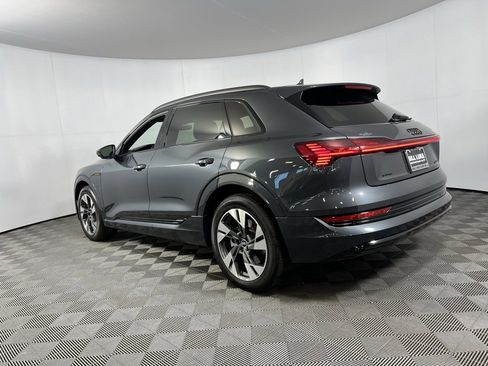 Used 2023 Audi e-tron Premium w/ Convenience Plus Package image 9