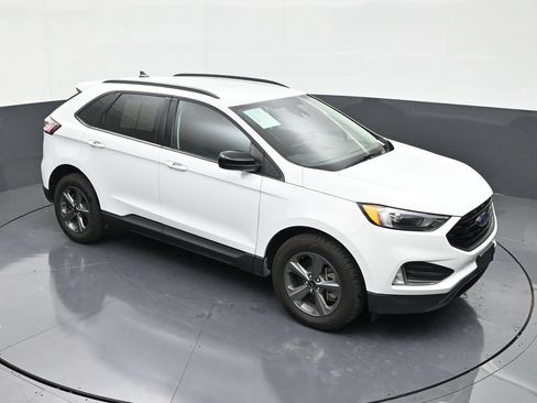 Used 2024 Ford Edge SEL w/ Sport Appearance Package AWD/4WD image 17
