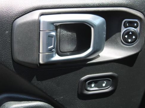 Used 2020 Jeep Wrangler Sport AWD/4WD image 14