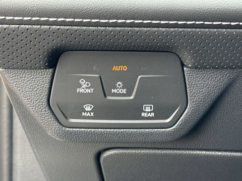 Certified 2026 Volkswagen Atlas SEL AWD/4WD image 32