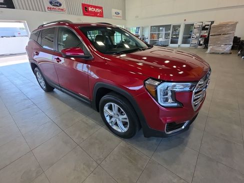 Used 2022 GMC Terrain SLE w/ Driver Convenience Package AWD/4WD image 5