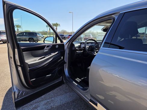Used 2025 Genesis GV80 2.5T Standard AWD/4WD image 11