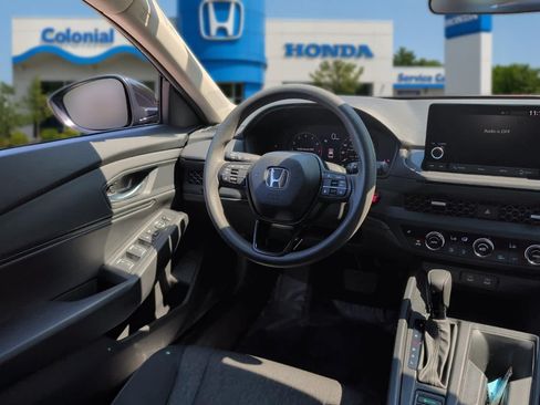 Used 2025 Honda Accord SE image 30