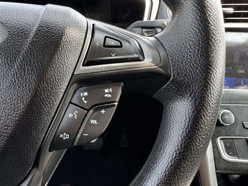 Used 2020 Ford Fusion SE image 22