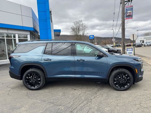 New 2026 Chevrolet Traverse LT image 8