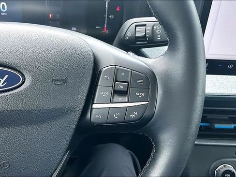 Used 2025 Ford Maverick XLT w/ XLT Luxury Package AWD/4WD image 11