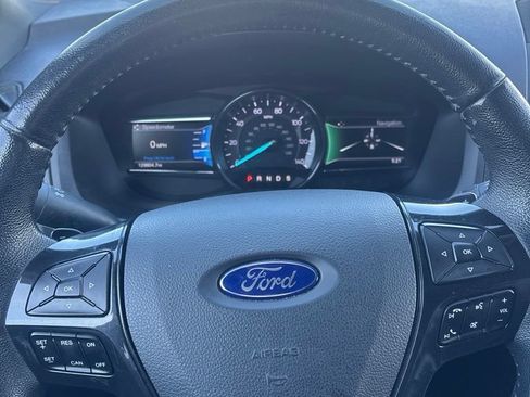 Used 2017 Ford Explorer XLT w/ Equipment Group 202A AWD/4WD image 18
