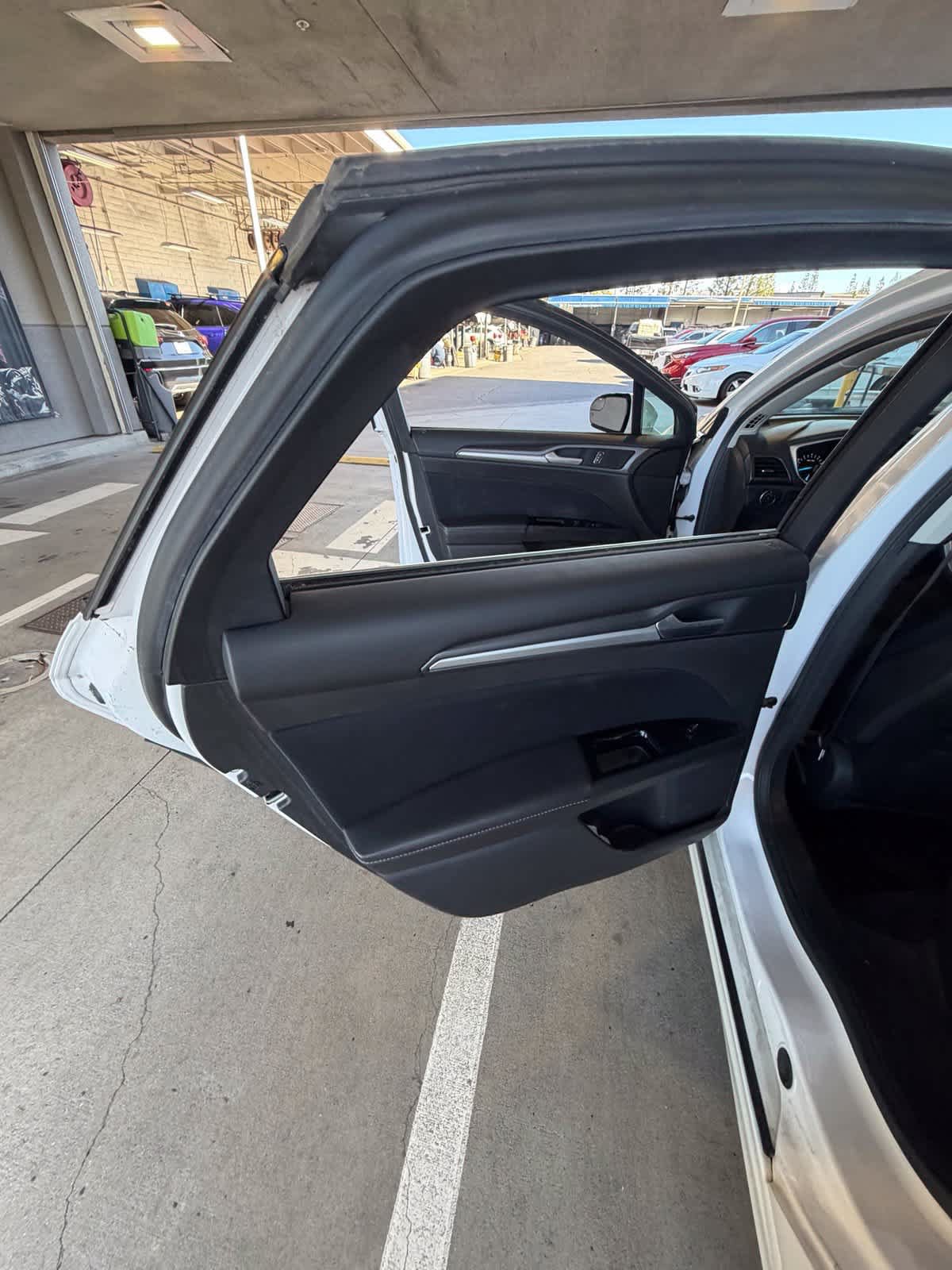 Used 2013 Ford Fusion SE FWD image 19
