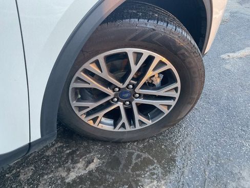 Used 2020 Ford Escape SEL image 36