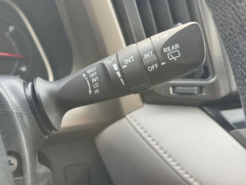 Used 2013 Toyota RAV4 XLE image 17