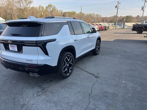 New 2026 Chevrolet Traverse High Country w/ LPO, Floor Liner Package FWD image 6