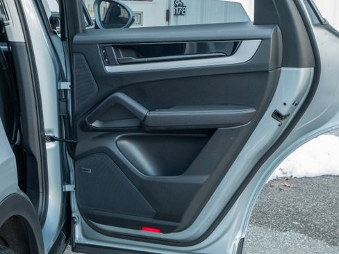 Certified 2024 Porsche Cayenne w/ Premium Package Plus (PFM) image 33
