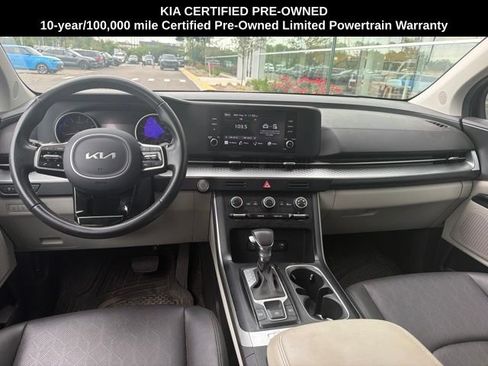 Certified 2024 Kia Carnival LX FWD image 10