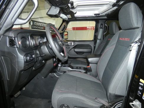 Used 2024 Jeep Wrangler Unlimited Rubicon w/ XTREMEE 35" Tire Package image 11