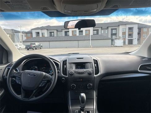 Used 2017 Ford Edge SE image 27