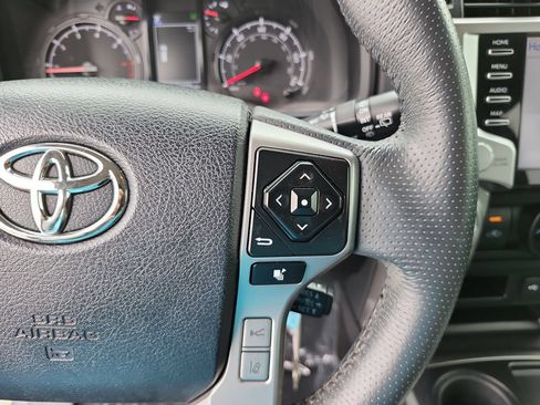 Used 2020 Toyota 4Runner SR5 RWD image 31