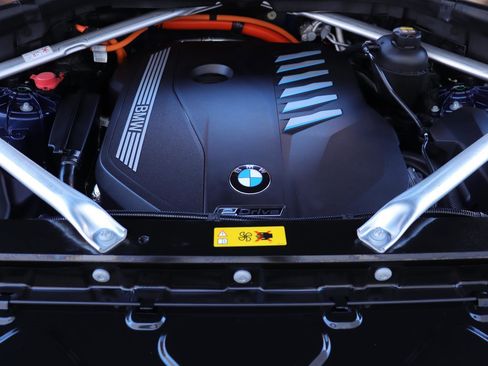 Used 2022 BMW X5 xDrive45e w/ M Sport Package image 44