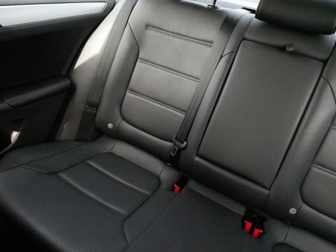 Used 2014 Volkswagen Jetta SE image 12