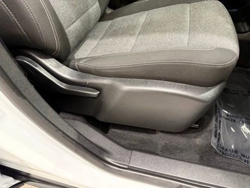 Used 2025 GMC Acadia Elevation image 19