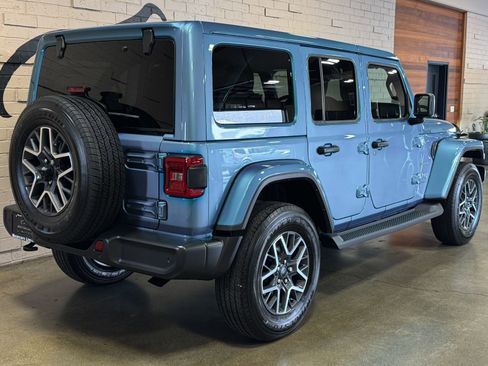 Used 2024 Jeep Wrangler Unlimited Sahara w/ Safety Group AWD/4WD image 5