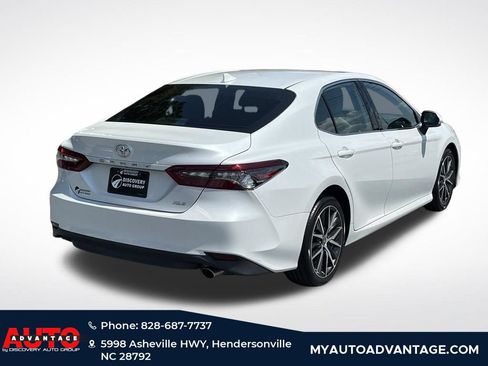 Used 2023 Toyota Camry XLE FWD image 3