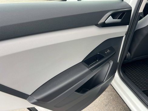 Certified 2023 Volkswagen Taos S AWD/4WD image 19