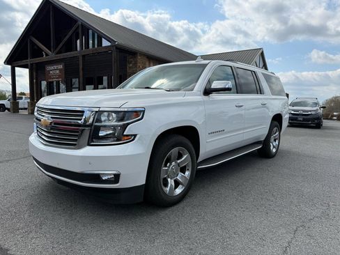 Used 2019 Chevrolet Suburban Premier image 2