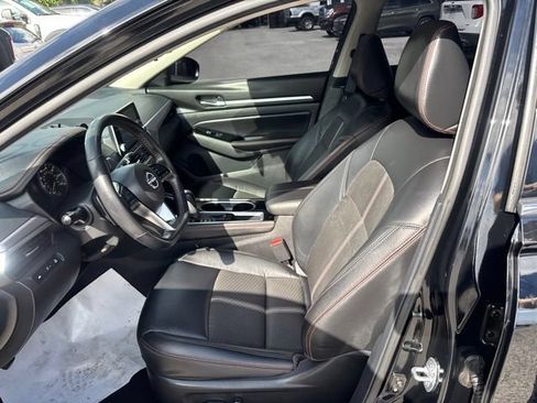 Used 2024 Nissan Altima 2.5 SR FWD image 9