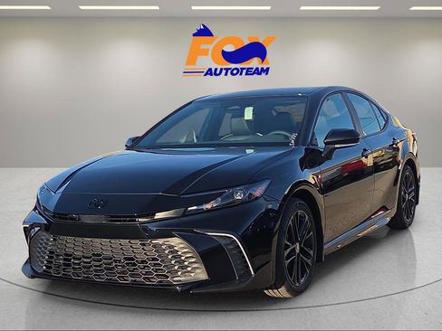 Used 2026 Toyota Camry SE w/ Convenience Package image 1