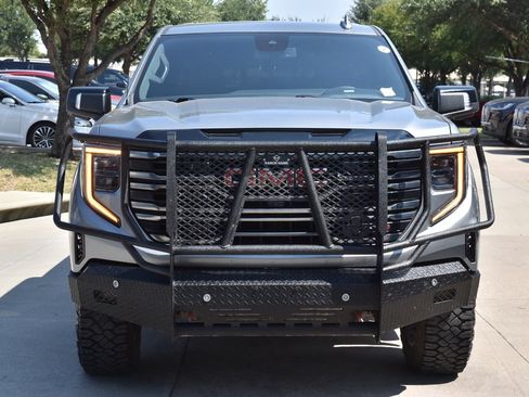 Used 2025 GMC Sierra 1500 AT4 w/ AT4 Premium Package AWD/4WD image 3