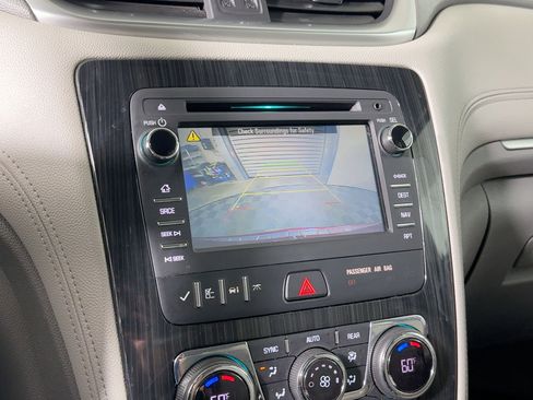 Used 2015 Chevrolet Traverse LT image 24