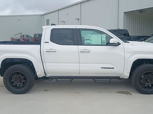 New 2026 Toyota Tacoma SR5 AWD/4WD image 8