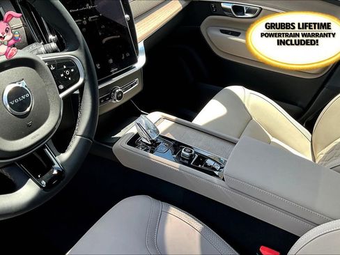 New 2026 Volvo XC90 B5 Core w/ Protection Package Premier image 21