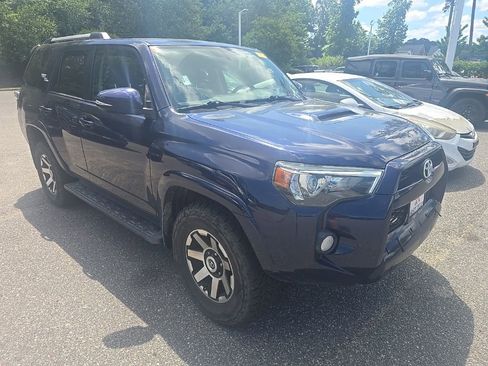 Used 2018 Toyota 4Runner TRD Off-Road Premium AWD/4WD image 3