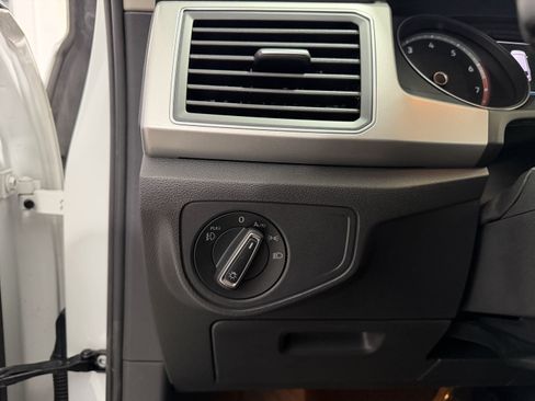 Used 2018 Volkswagen Atlas SE FWD image 14