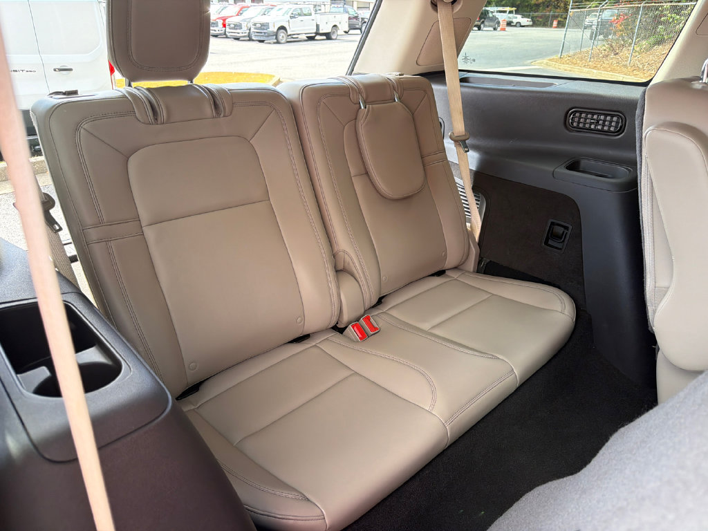 Used 2021 Lincoln Aviator Reserve w/ Equipment Group 201A RWD image 16