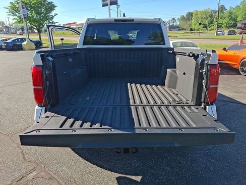 Used 2024 Toyota Tacoma TRD Off-Road image 29