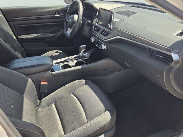 Used 2024 Nissan Altima 2.5 SV FWD image 17