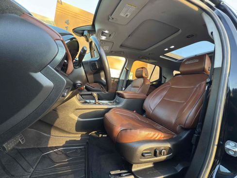 Used 2018 Chevrolet Traverse High Country w/ LPO, Cargo Package AWD/4WD image 37