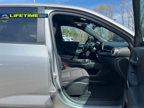 Used 2025 Chevrolet Equinox LT image 32