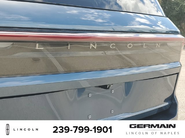 New 2027 Lincoln Navigator Premiere AWD/4WD image 16