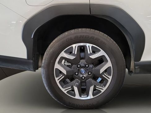 Used 2025 Subaru Forester Premium AWD/4WD image 29