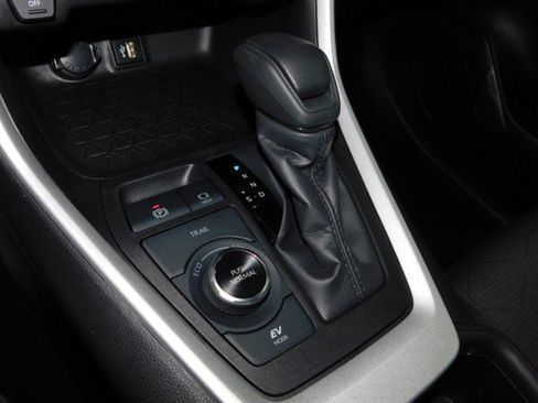 Used 2024 Toyota RAV4 XLE image 22